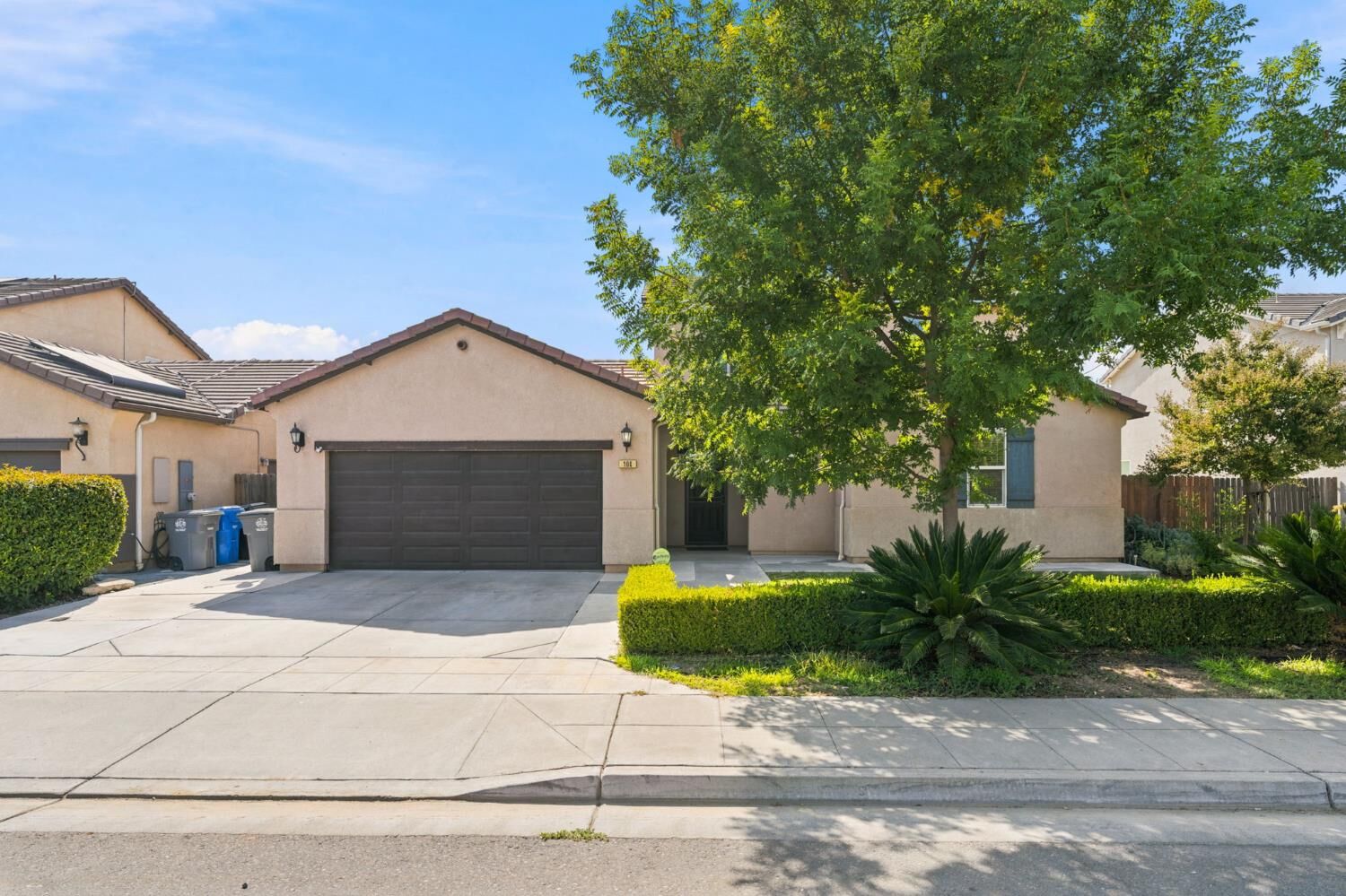 Property Photo:  104 Corona Drive  CA 93638 