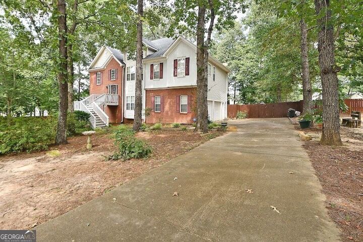 Property Photo: 143 Burchfield Run GA 30116