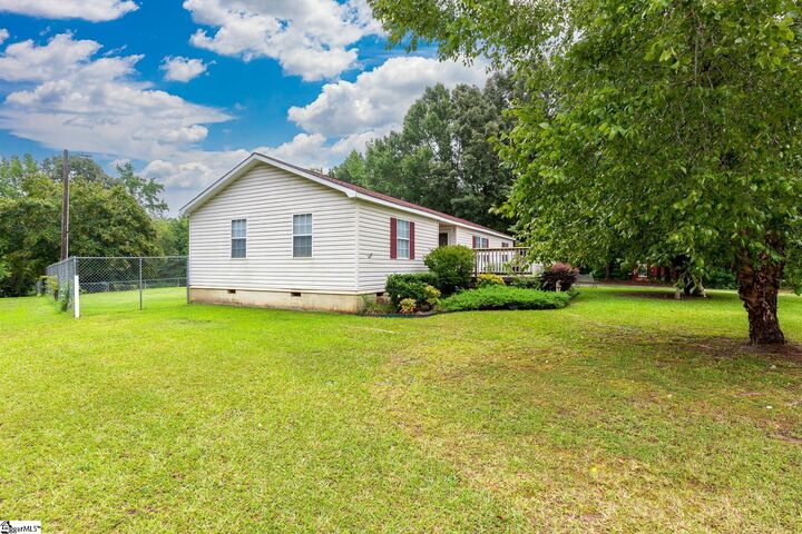 Property Photo: 377 Fort Lindley Road SC 29360