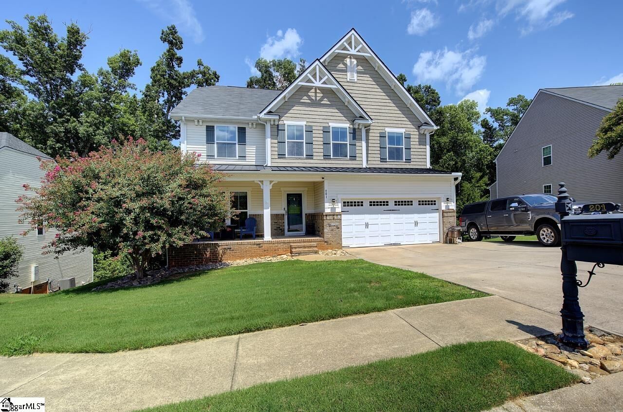 Property Photo: 201 Hedge Rose Court SC 29690
