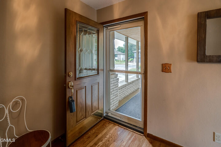 Property Photo:  237 Redstone Drive  ND 58503 