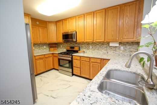 Property Photo:  10 Redspire Dr 00  NJ 07083 