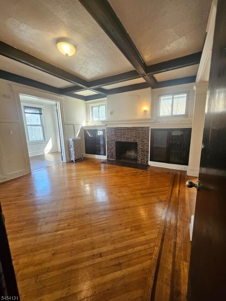 Property Photo:  275 S Burnett St 2  NJ 07018 