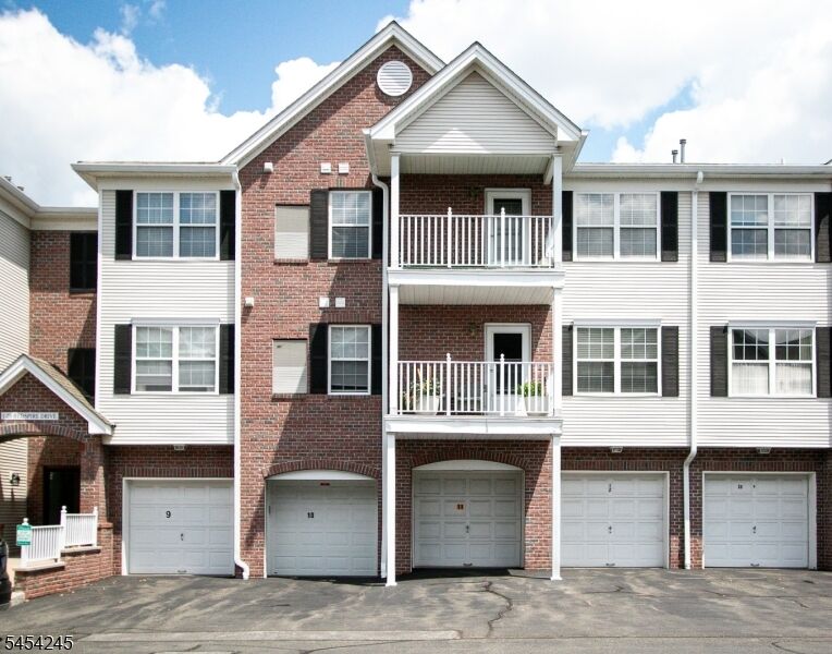 Property Photo:  10 Redspire Dr 00  NJ 07083 