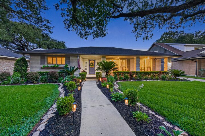 Property Photo: 5531 Lymbar Drive TX 77096
