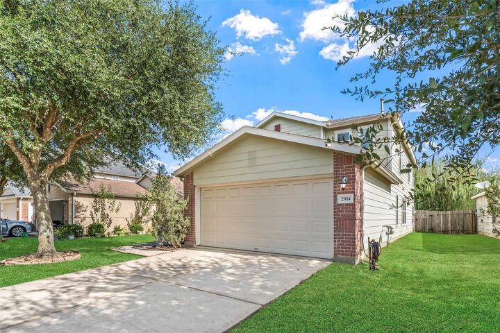 Property Photo:  2914 Rustling Chestnut Street  TX 77389 