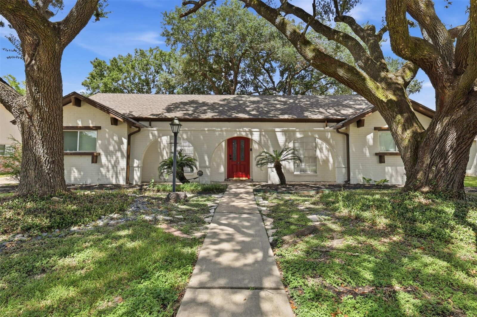 Property Photo: 11507 Barwood Bend Drive TX 77065