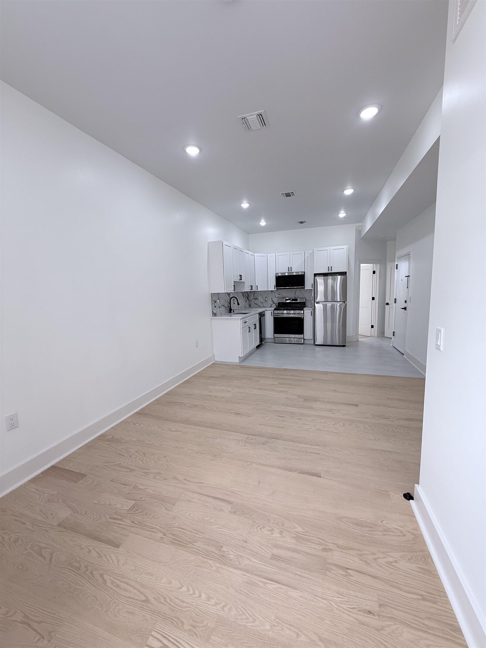 Property Photo:  741 Grand St 2  NJ 07304 