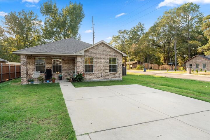 Property Photo:  513 Mollie Ave  TX 75455 