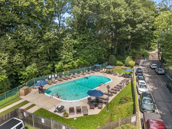 Property Photo: 2 Consulate Drive 3G NY 10707