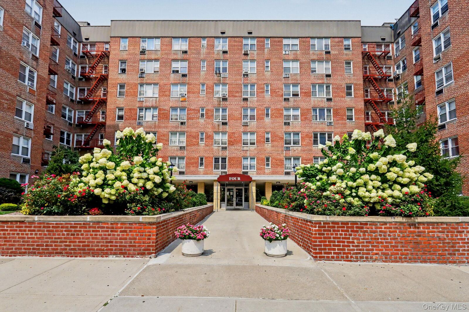 Property Photo:  4 Sadore Lane 3B  NY 10710 