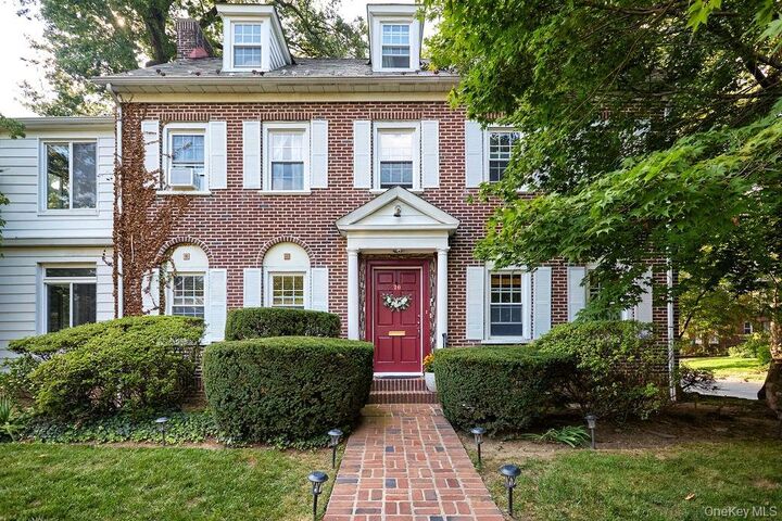 Property Photo:  70 Frederick Place  NY 10552 