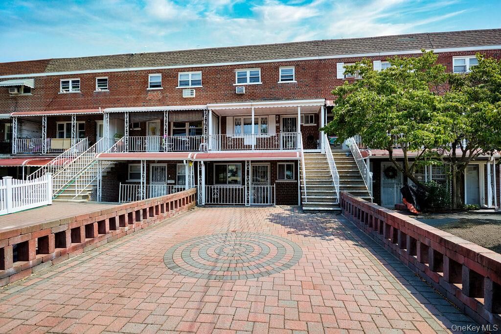 Property Photo:  268 Throggs Neck Boulevard  NY 10465 