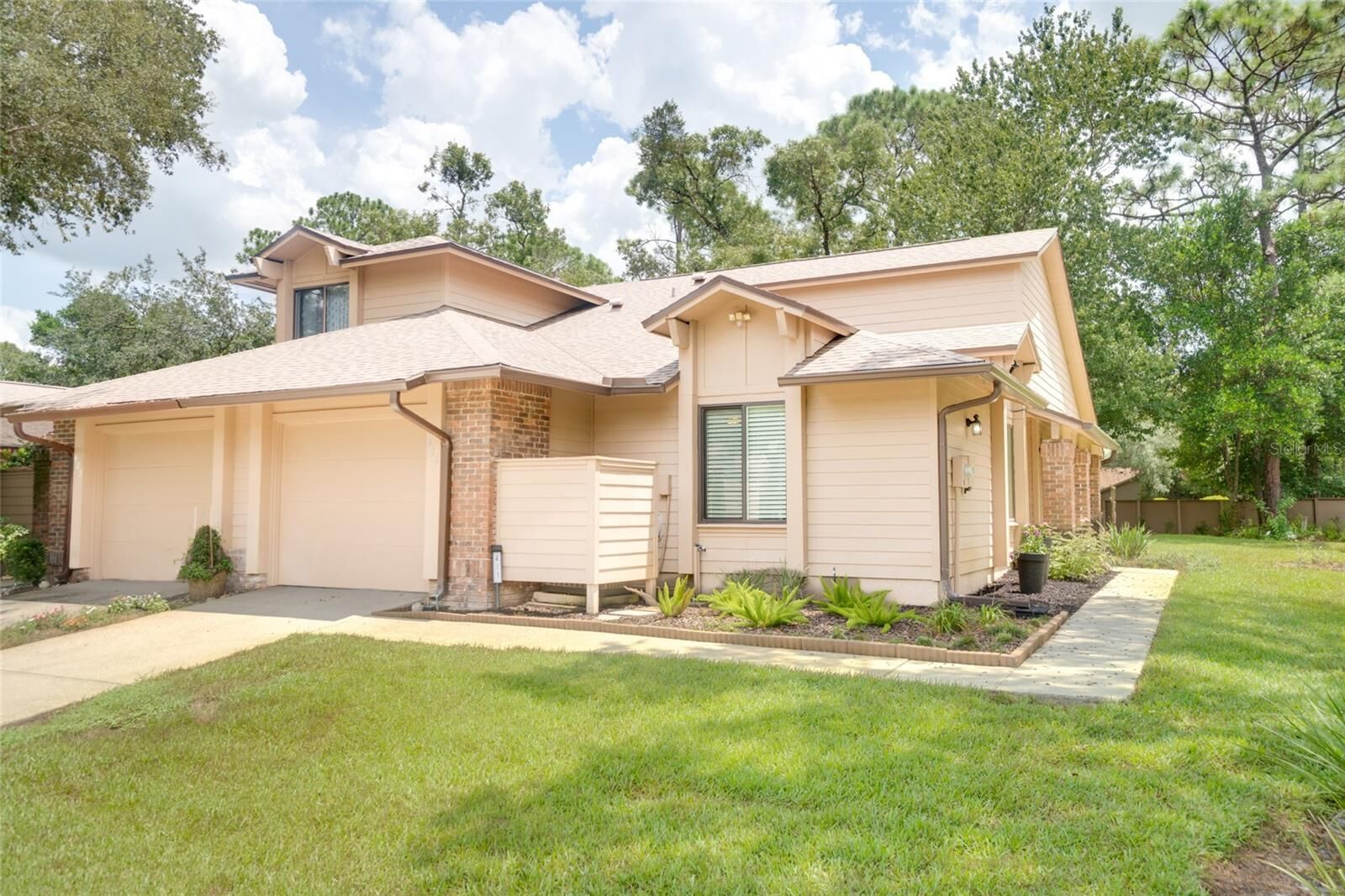 Property Photo:  419 Newton Place  FL 32779 