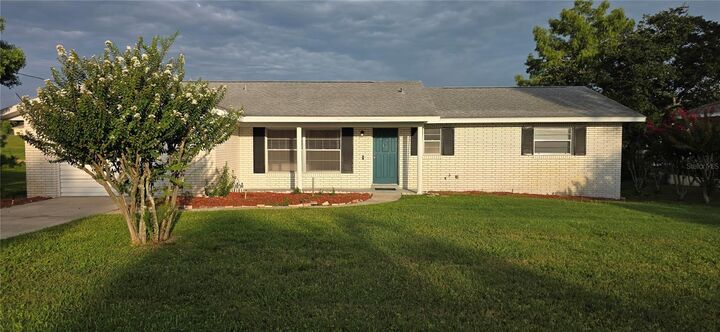 Property Photo: 34 Wisteria Drive FL 32713