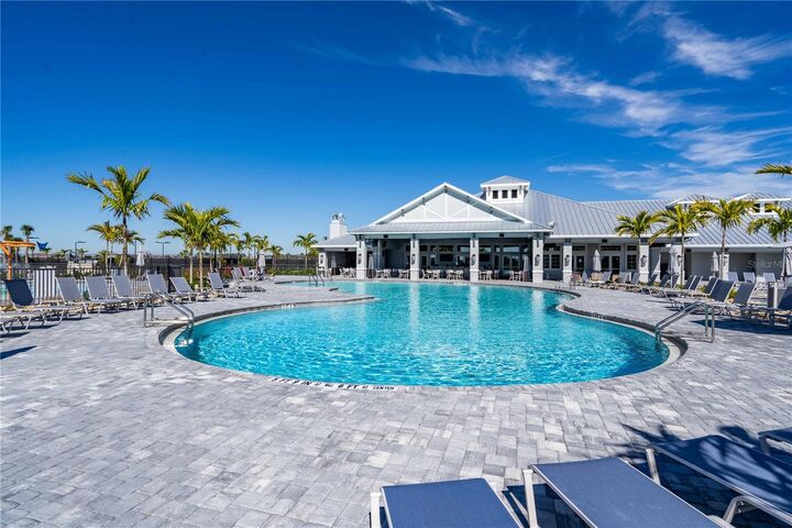 Property Photo:  15004 Misty Water Crossing  FL 34211 