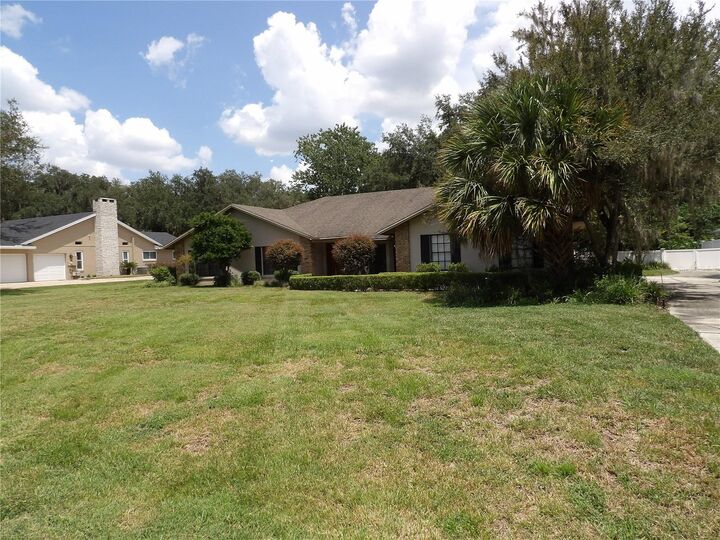 Property Photo:  6282 Forestwood Drive E  FL 33811 