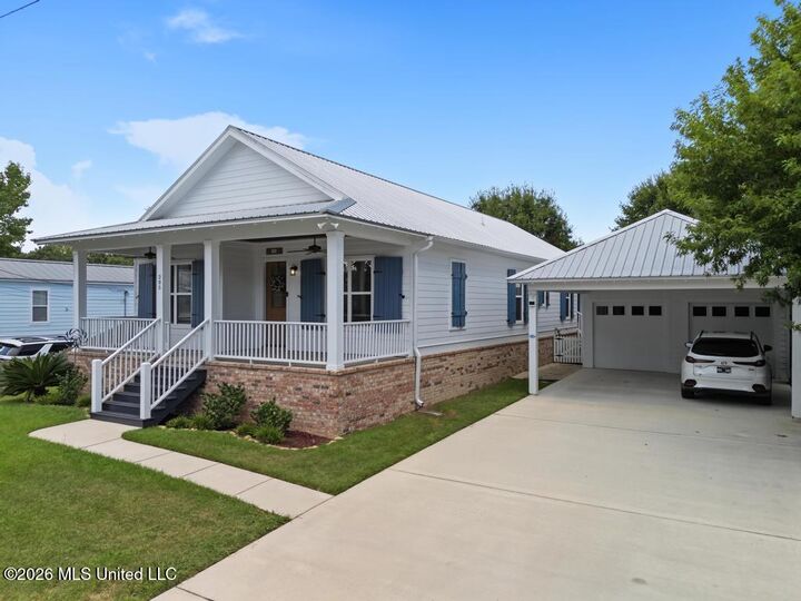 Property Photo:  205 S Island View Avenue  MS 39560 