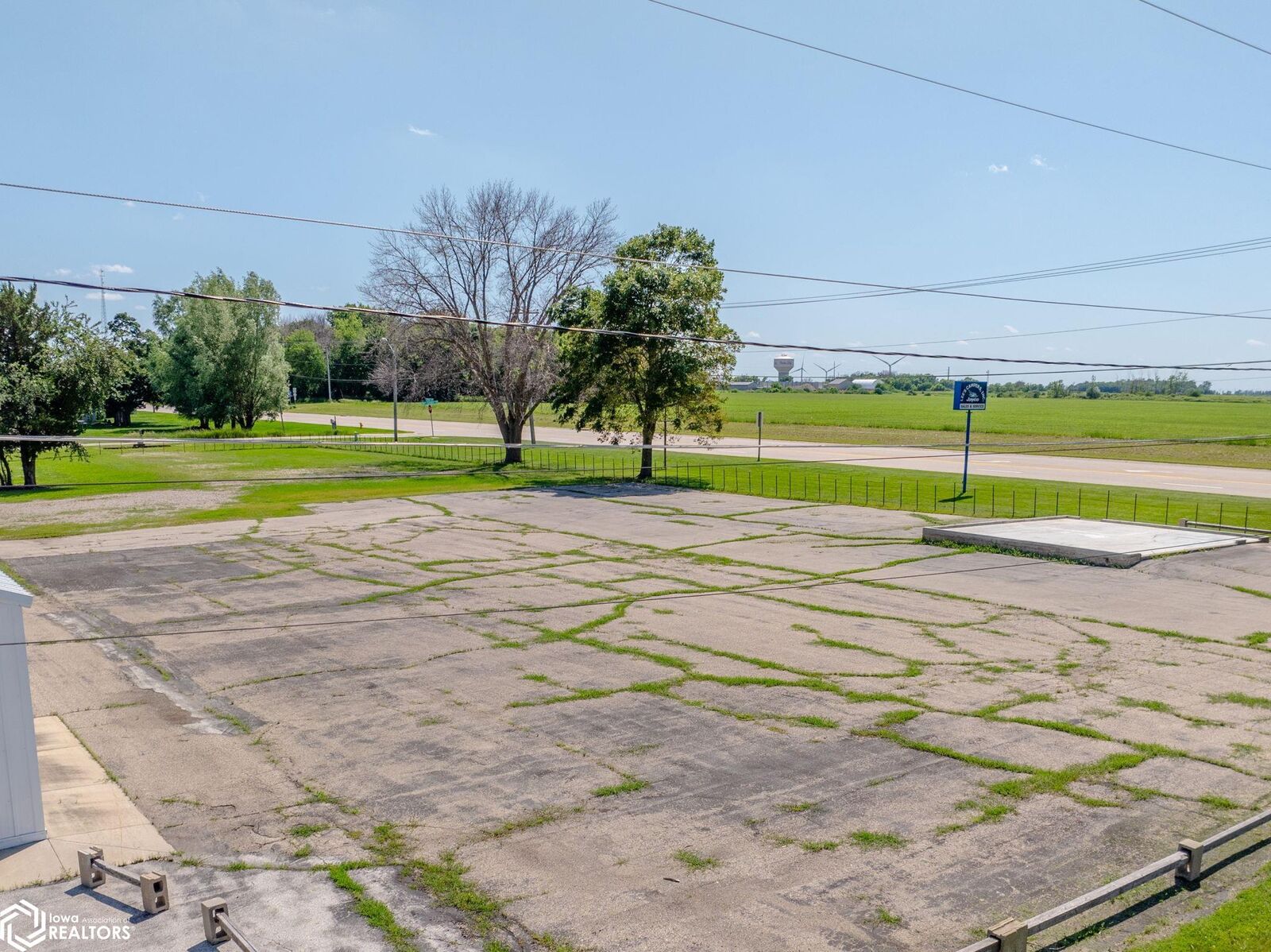 Property Photo:  33rd Street  IA 50401 