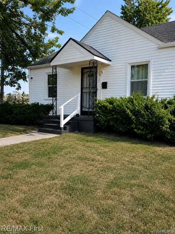 Property Photo:  15310 Novara Street  MI 48205 2530 