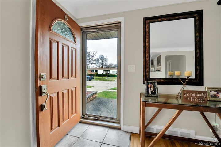 Property Photo:  10070 Buckingham Avenue  MI 48101 1208 