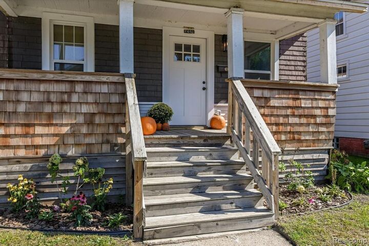 Property Photo: 2460 Seyburn Street MI 48214 1753