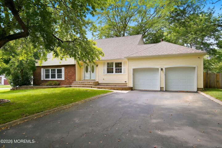 Property Photo:  14 Bridle Way  NJ 07746 