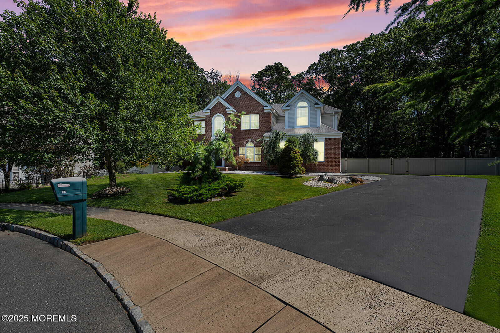 Property Photo:  26 Chiswick Court  NJ 08527 