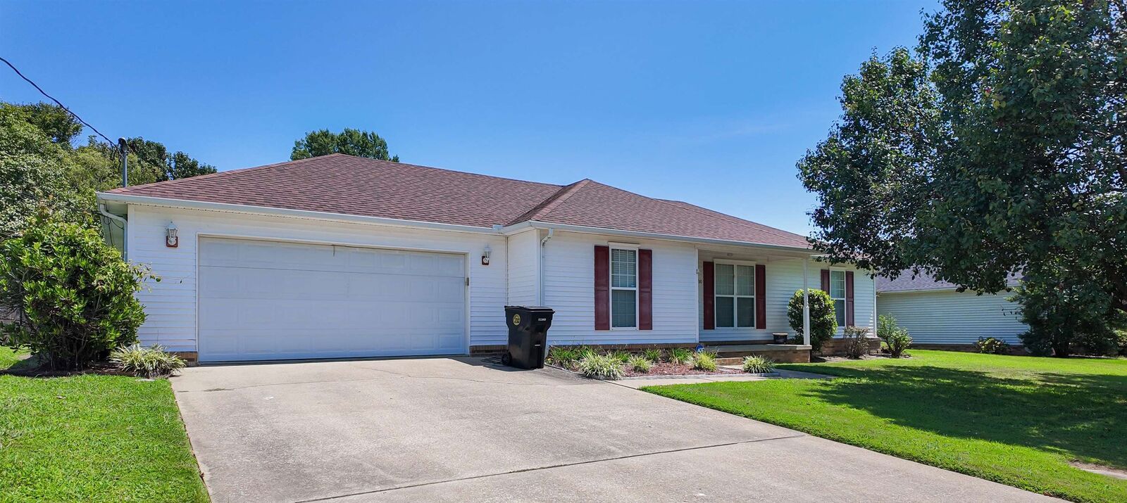 Property Photo: 900 Sir James Ave TN 38024
