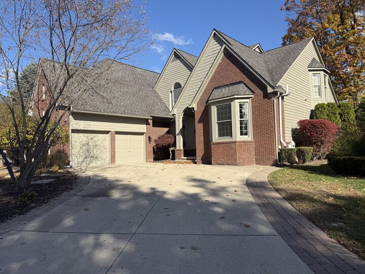 Property Photo:  18145 Shoreline Court  MI 48168 