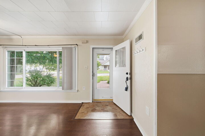 Property Photo:  404 Heyser Street  MI 49203 