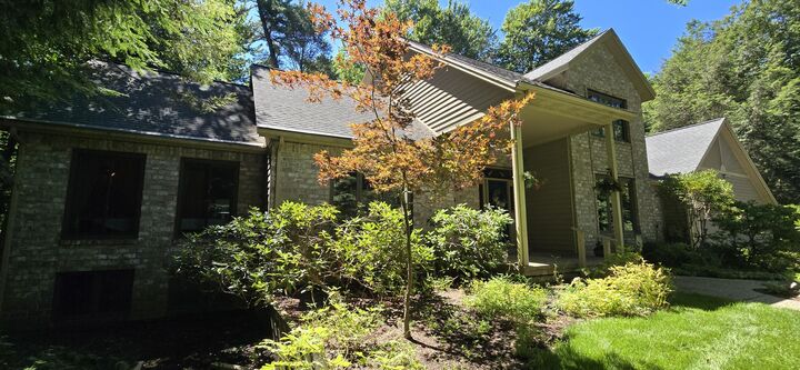 Property Photo: 913 W Wellington Court MI 49441
