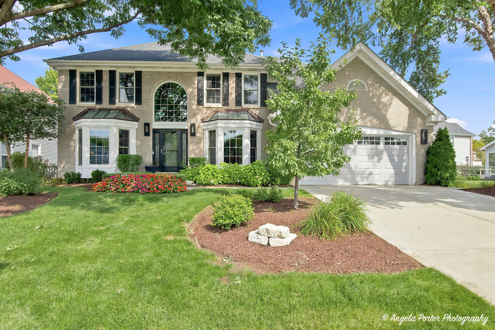 Property Photo:  127 Michelle Place  IL 60173 