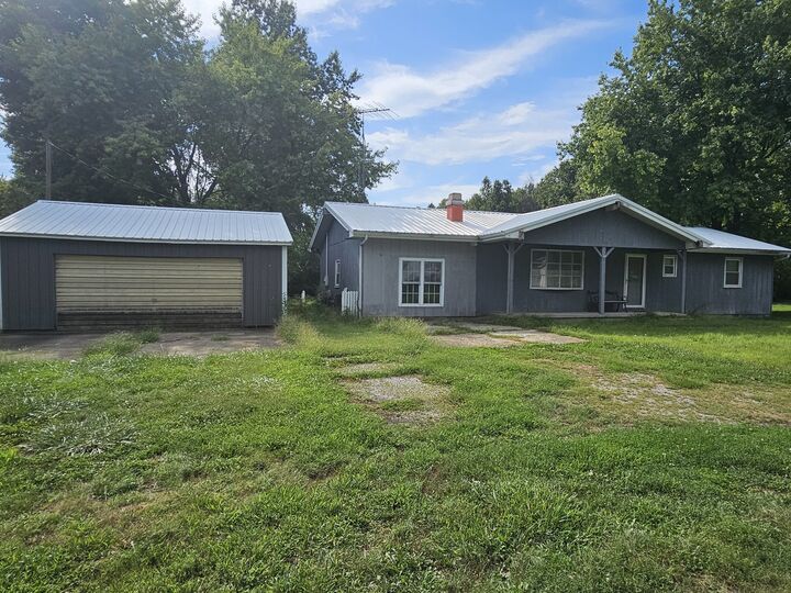 Property Photo:  9429 N Depot Street  IL 62872 