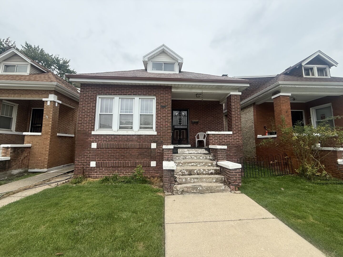 Property Photo:  8542 S Elizabeth Street  IL 60620 