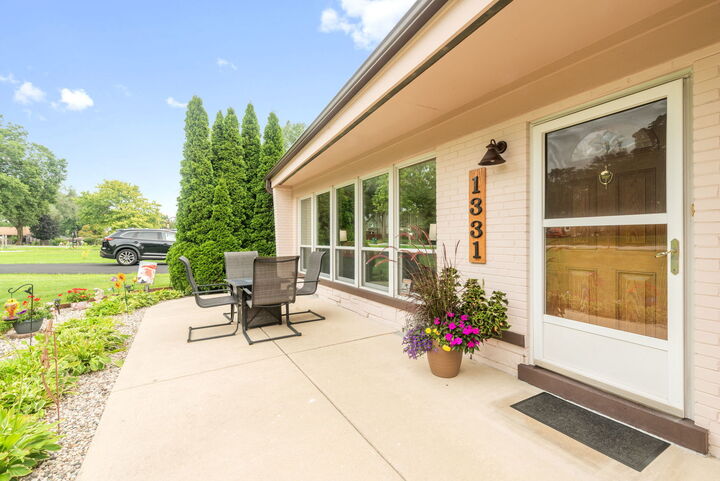 Property Photo:  1331 S Lombard Avenue  IL 60148 