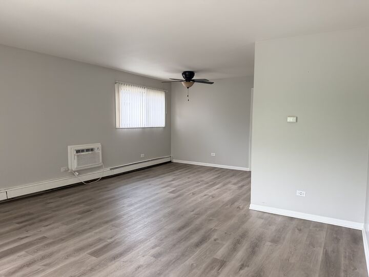 Property Photo: 11130 S Columbus Drive 2S IL 60482