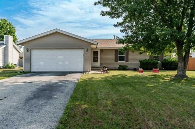 Property Photo: 14723 Hunters Way IL 61080