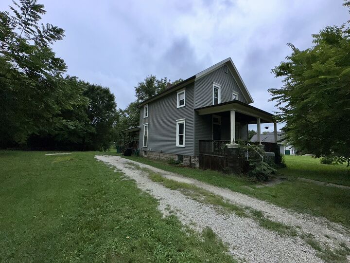 Property Photo: 207 Cottage Street IL 61364