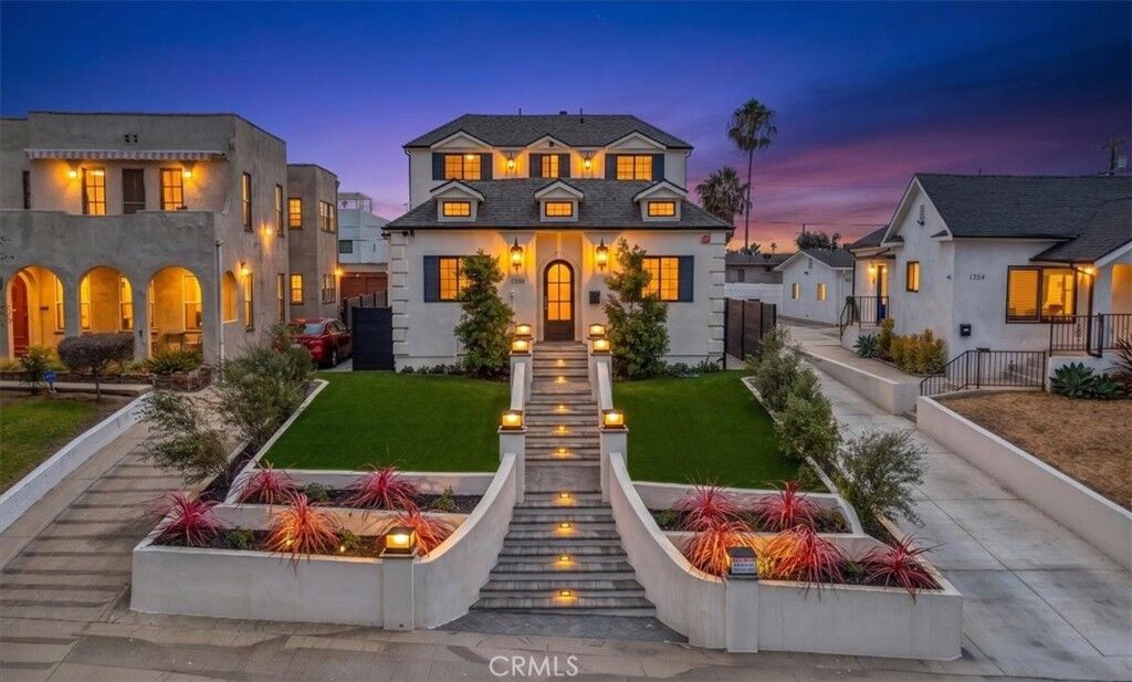 Property Photo:  1358 S Ridgeley  CA 90019 
