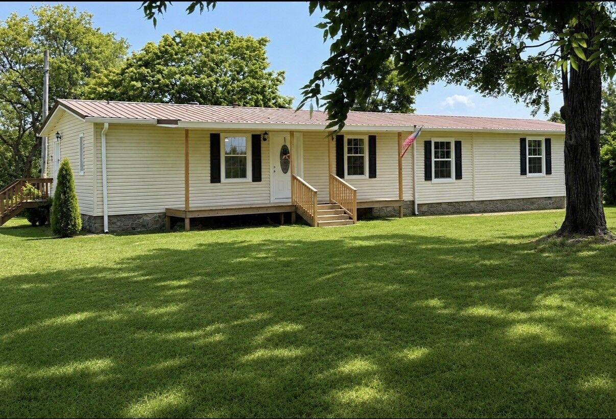 Property Photo: 3231 E Stinson Rd TN 37083