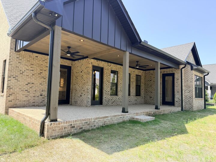 Property Photo:  1137 Willow Springs Dr  TN 37087 