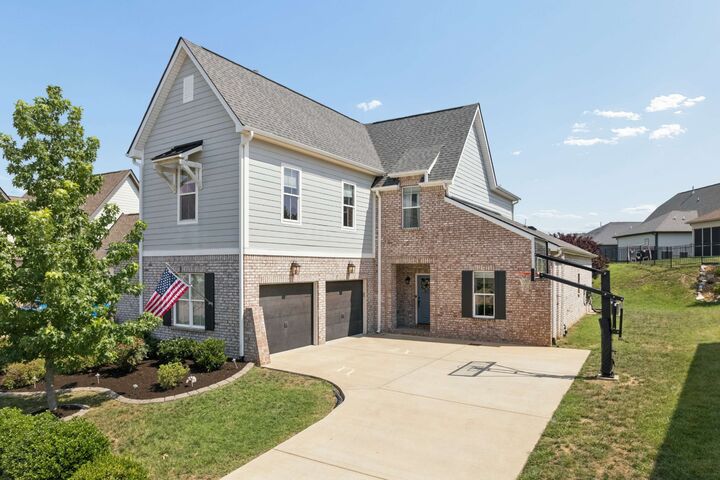 Property Photo: 251 Croft Way TN 37122