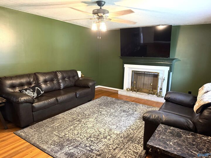 Property Photo: 104 Harwood Drive AL 35901