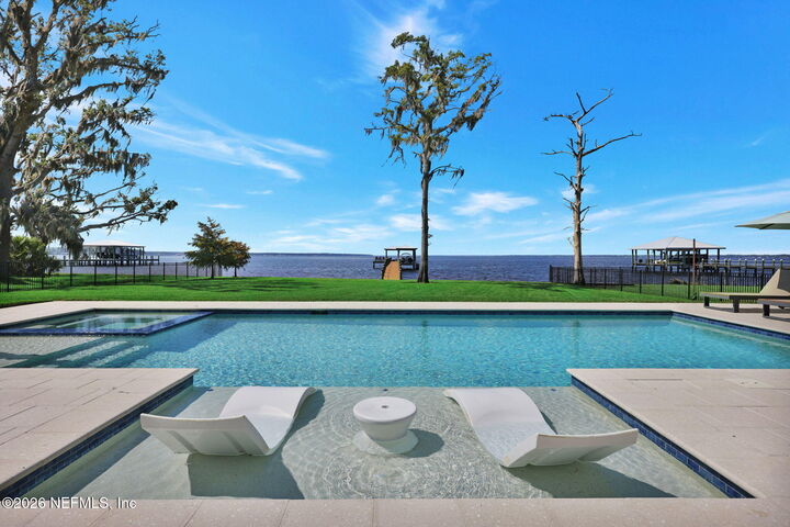 Property Photo: 14242 River Story Drive FL 32223