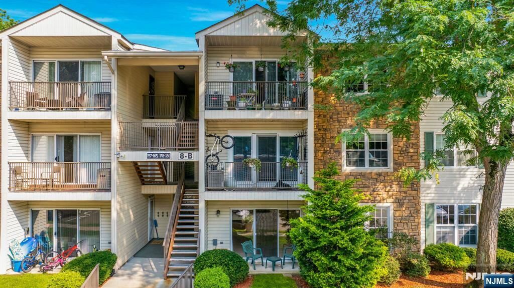 Property Photo:  178 Robertson Way 822  NJ 07035 