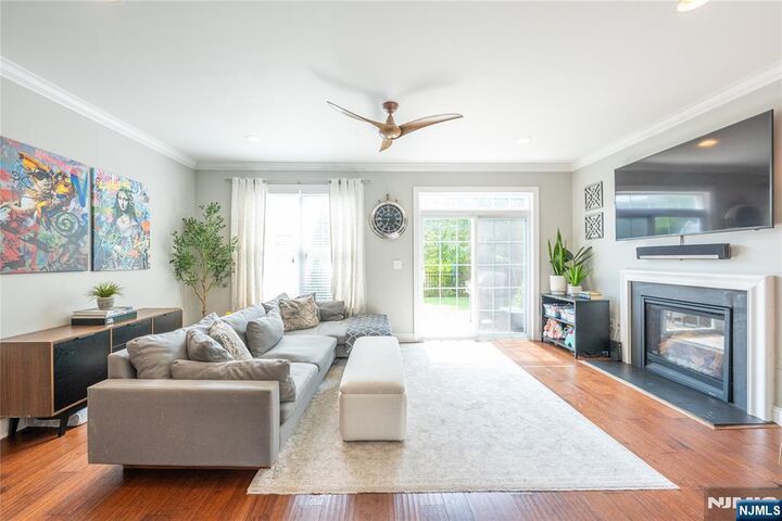 Property Photo:  63 Red Oak Court  NJ 07420 
