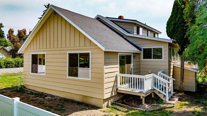Property Photo:  906 11th Street E  MT 59860 