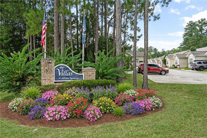 Property Photo: 2084 Dundee Loop Loop LA 70420