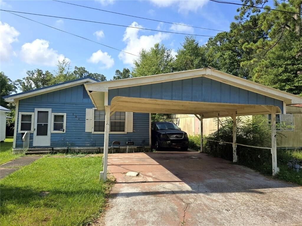 Property Photo:  121 W Newman Avenue  LA 70403 